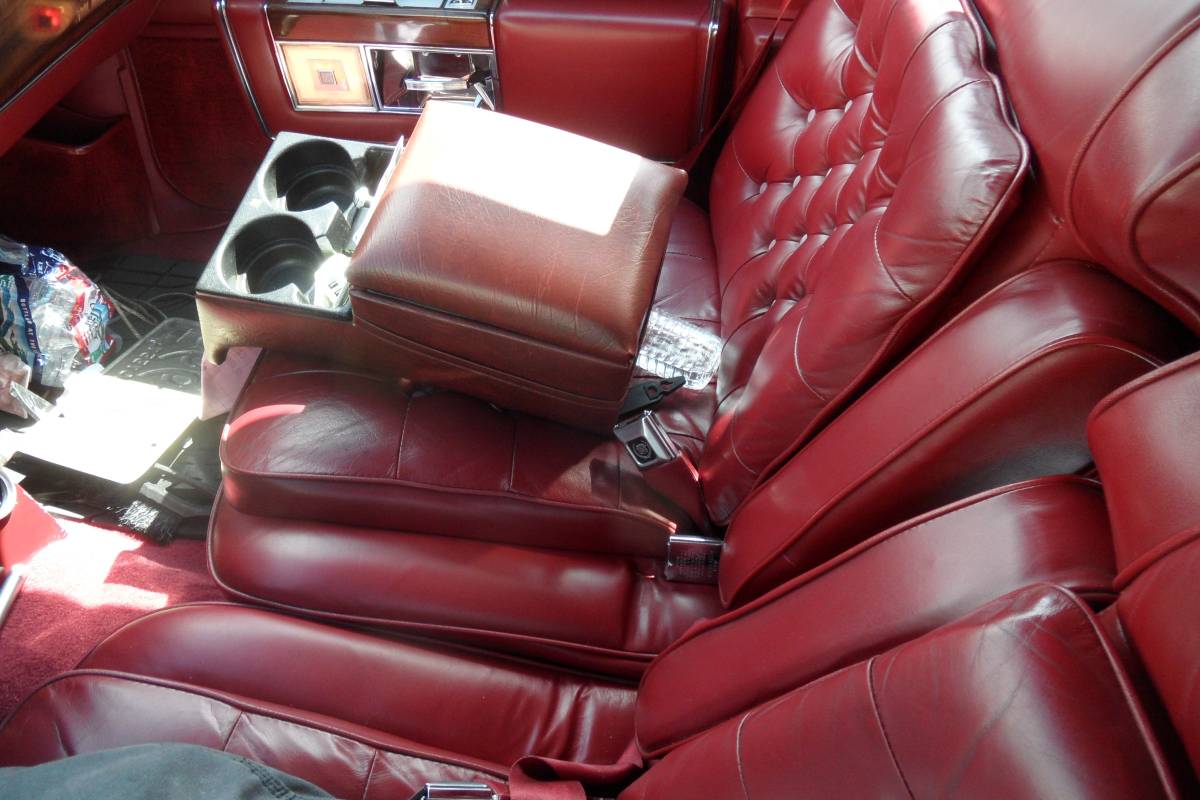 Cadillac-brougham-1989-white-16