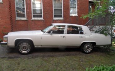 Cadillac-brougham-1989-white-18