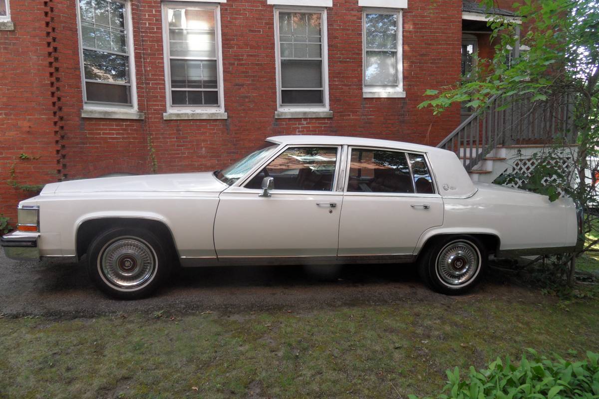 Cadillac-brougham-1989-white-18