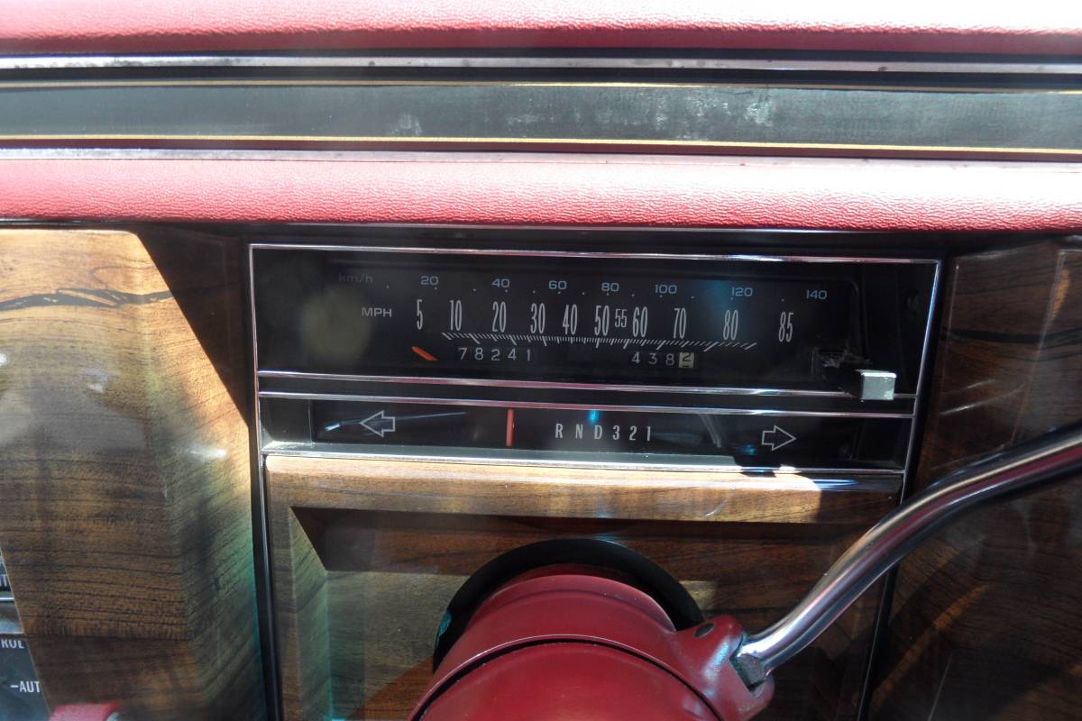 Cadillac-brougham-1989-white-21