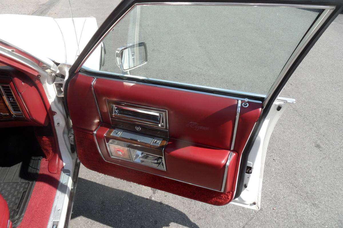 Cadillac-brougham-1989-white-7