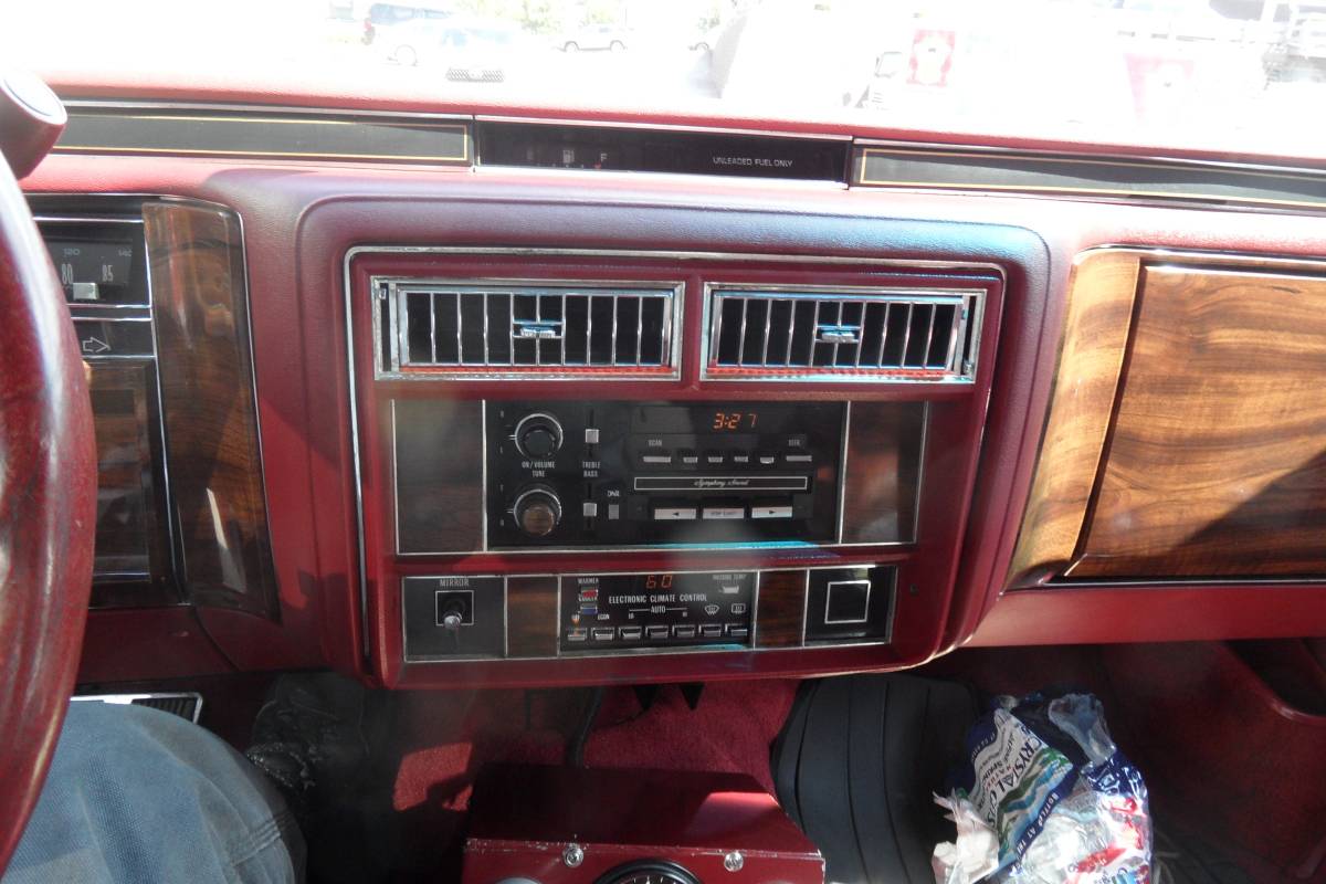 Cadillac-brougham-1989-white-8