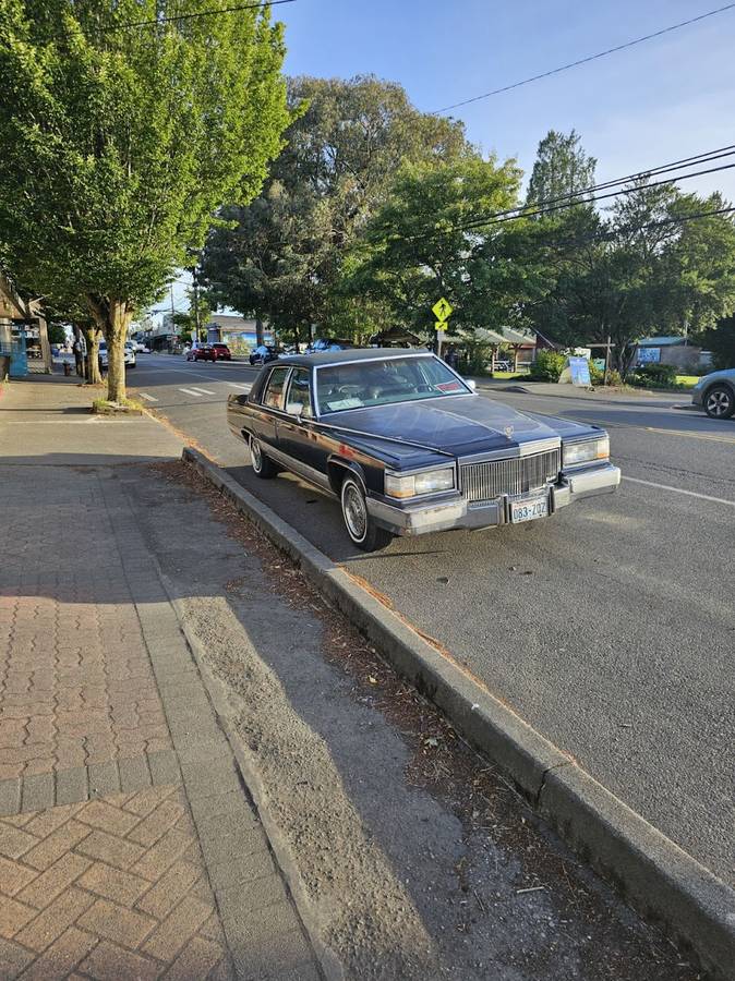 Cadillac-brougham-1992-blue-4