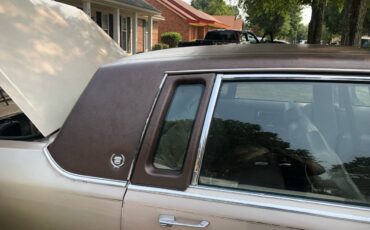 Cadillac-brougham-1992-custom-15