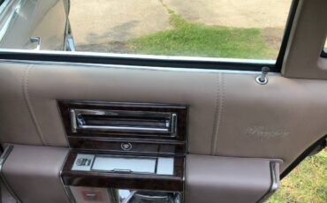 Cadillac-brougham-1992-custom-16