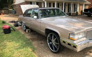 Cadillac-brougham-1992-custom-17