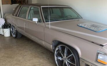 Cadillac-brougham-1992-custom-3