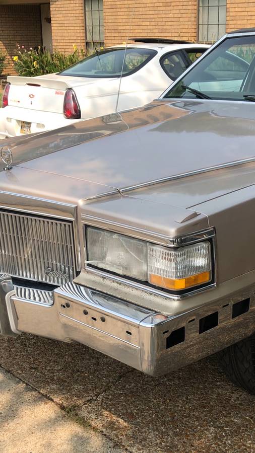 Cadillac-brougham-1992-custom-7