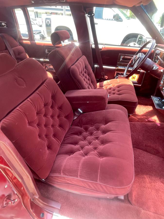 Cadillac-brougham-delegance-1991-1