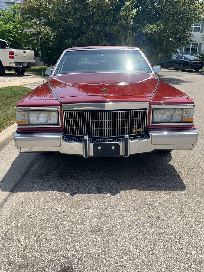 Cadillac-brougham-delegance-1991-10
