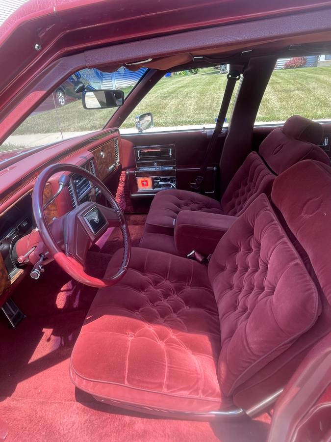 Cadillac-brougham-delegance-1991-2