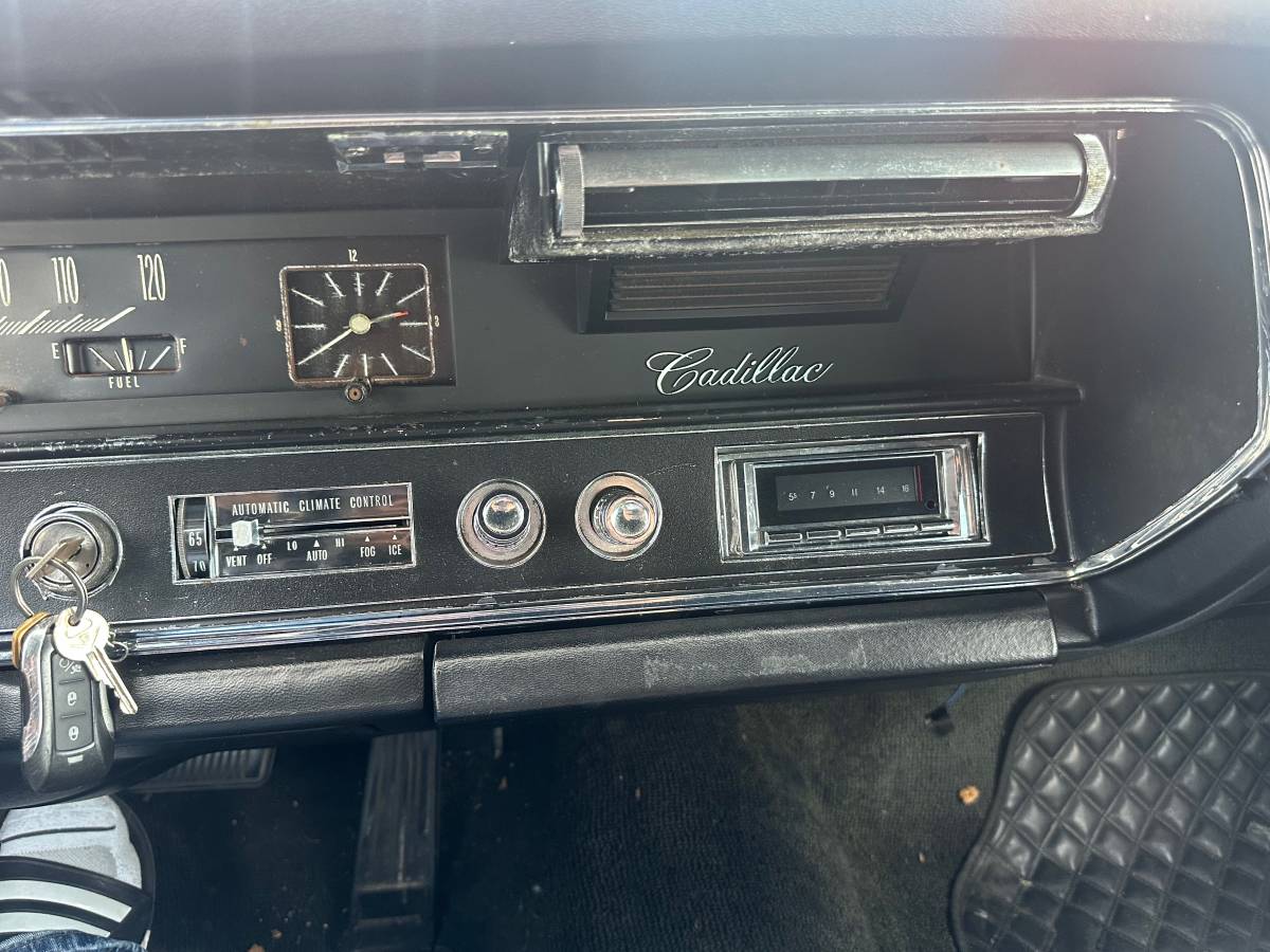 Cadillac-calais-1967-12