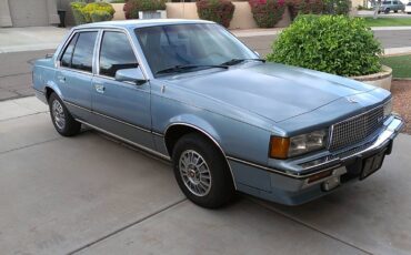 Cadillac-cimarron-1983-blue-18