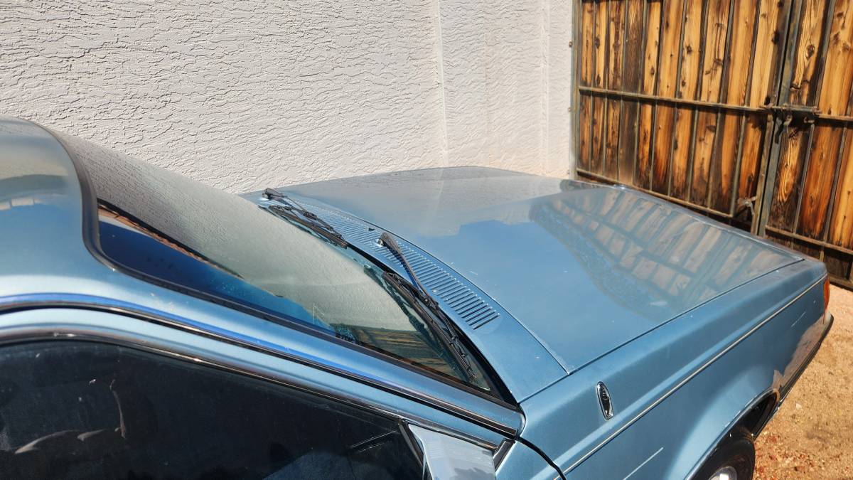 Cadillac-cimarron-1983-blue-22