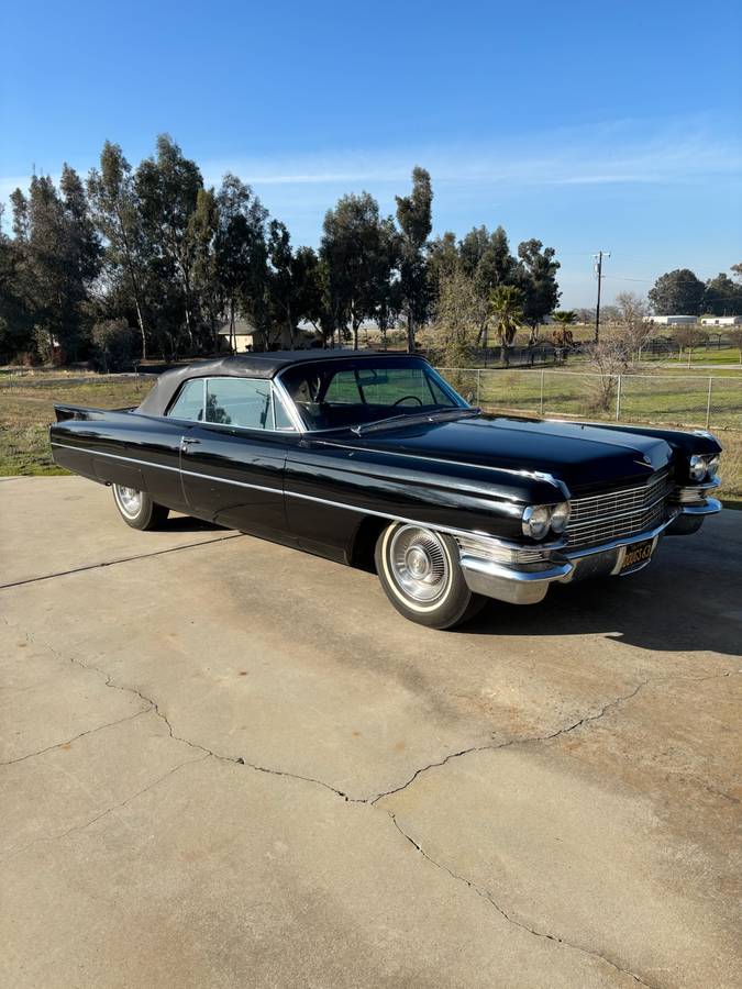 Cadillac-convertible-1963-black-10