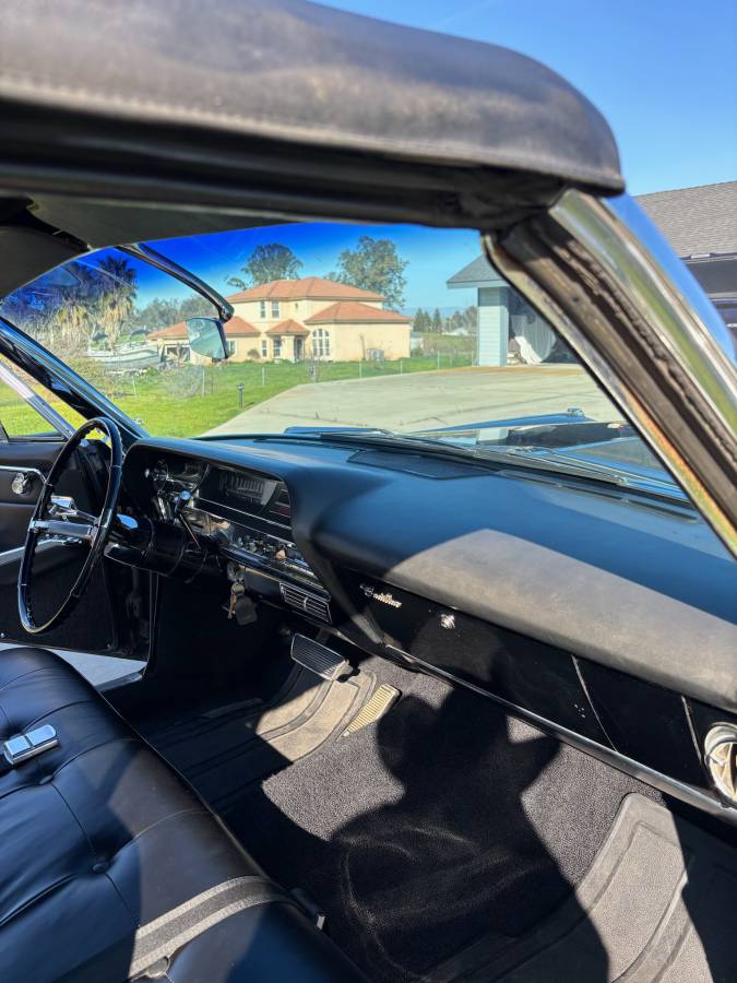 Cadillac-convertible-1963-black-14
