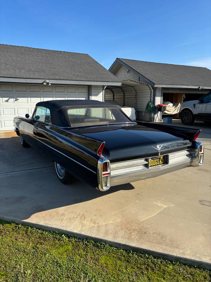 Cadillac-convertible-1963-black-7
