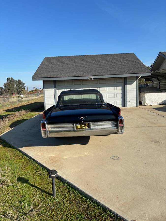 Cadillac-convertible-1963-black-8