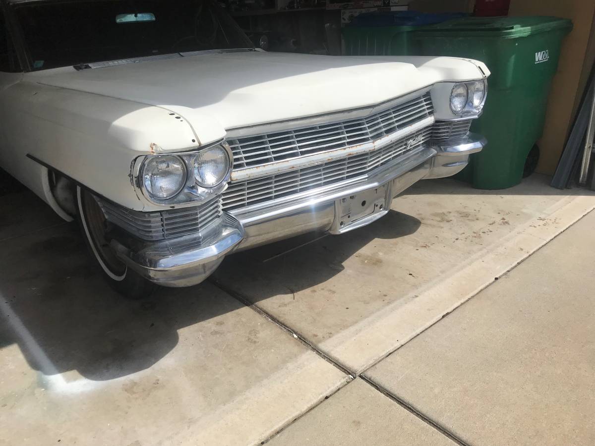 Cadillac-coupe-de-ville-1964-white-3
