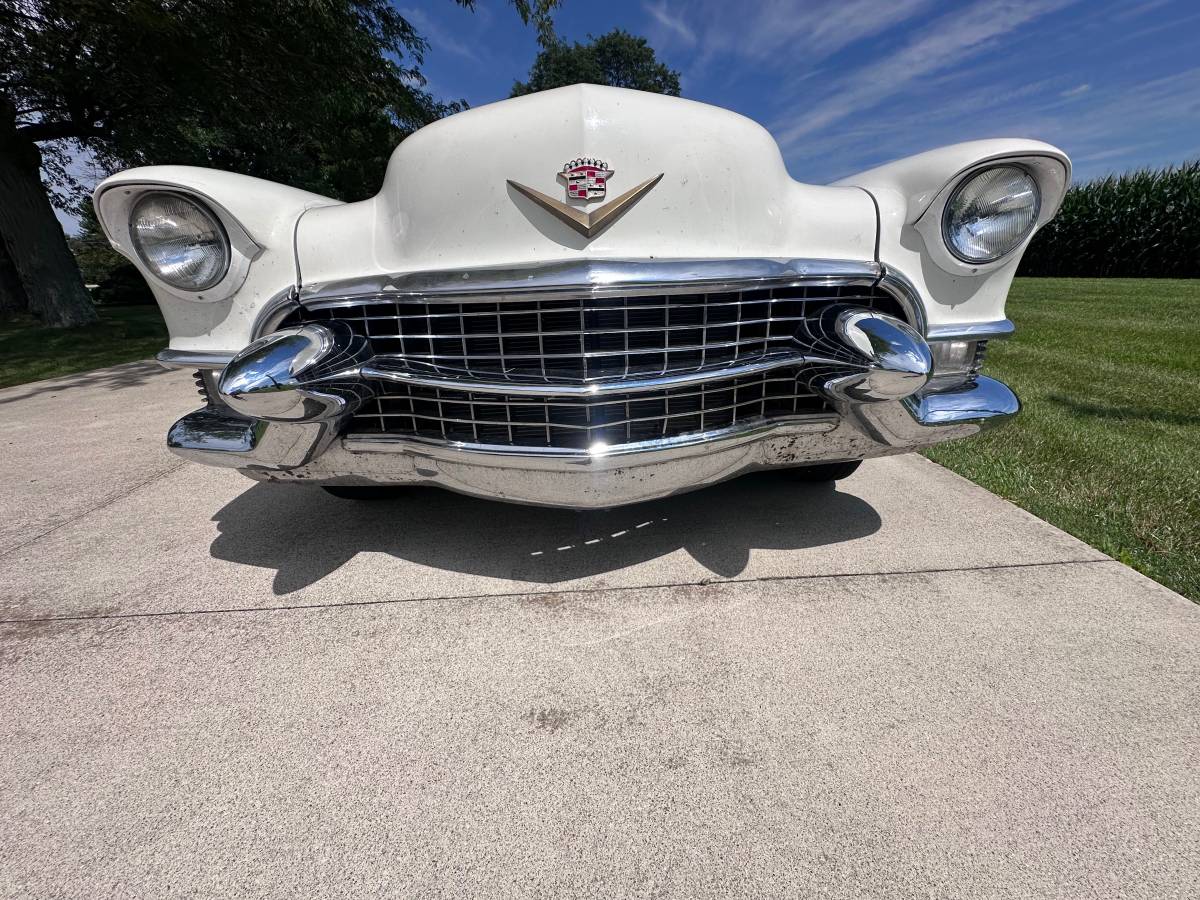 Cadillac-coupe-deville-1955-2
