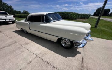 Cadillac-coupe-deville-1955-8