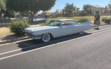 Cadillac-coupe-deville-1960-white-2
