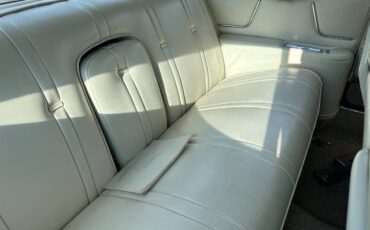 Cadillac-coupe-deville-1962-blue-12