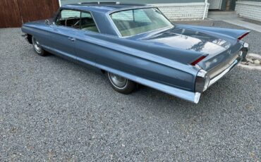 Cadillac-coupe-deville-1962-blue-2