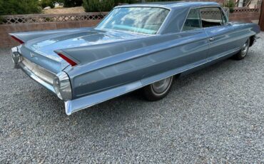 Cadillac-coupe-deville-1962-blue-3