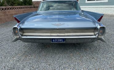 Cadillac-coupe-deville-1962-blue-4