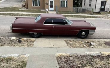 Cadillac-coupe-deville-1965-2