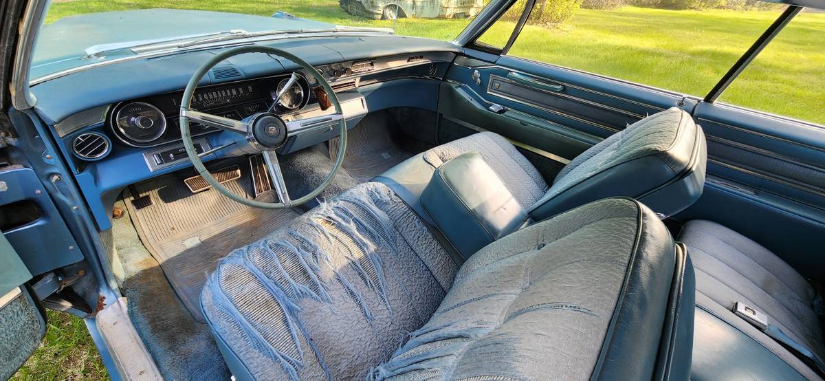 Cadillac-coupe-deville-1966-1