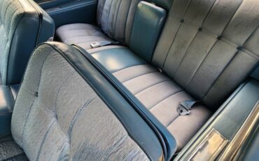 Cadillac-coupe-deville-1966-5