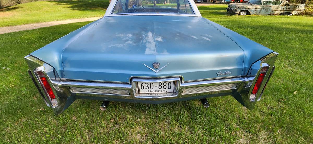 Cadillac-coupe-deville-1966-7