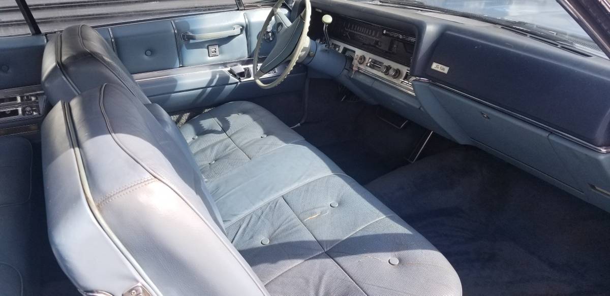 Cadillac-coupe-deville-1967-blue-1