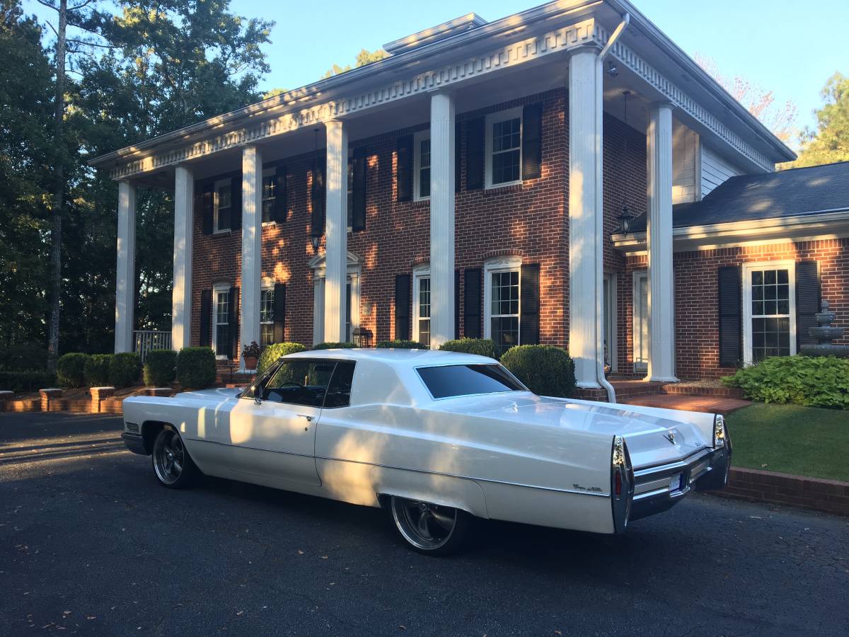 Cadillac-coupe-deville-1968-white-10