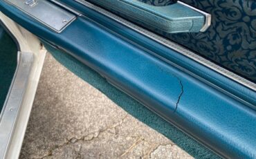 Cadillac-coupe-deville-1968-white