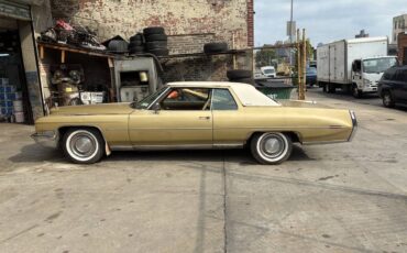 Cadillac-coupe-deville-1972-2