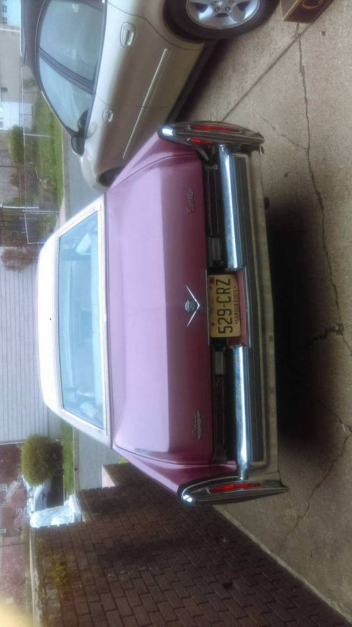 Cadillac-coupe-deville-1975-2