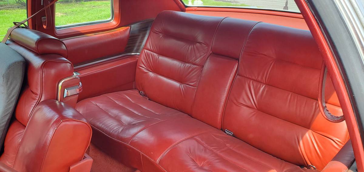 Cadillac-coupe-deville-1976-grey-1