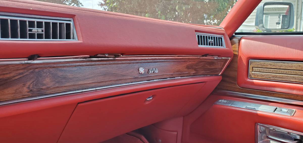 Cadillac-coupe-deville-1976-grey-12