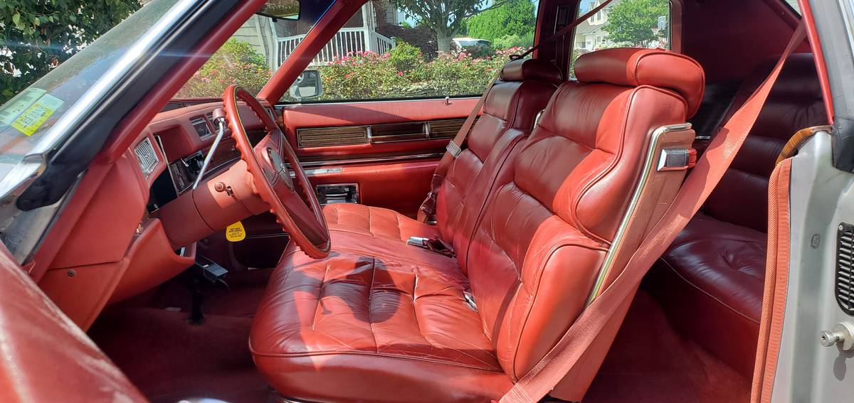 Cadillac-coupe-deville-1976-grey-13