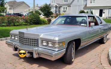 Cadillac-coupe-deville-1976-grey-18