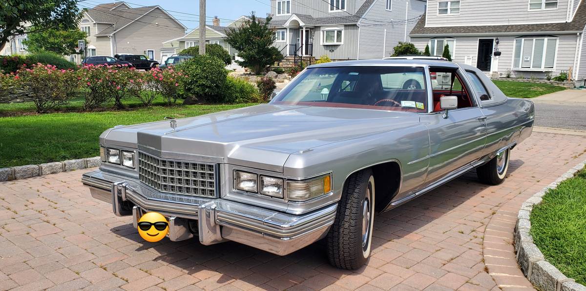 Cadillac-coupe-deville-1976-grey-18