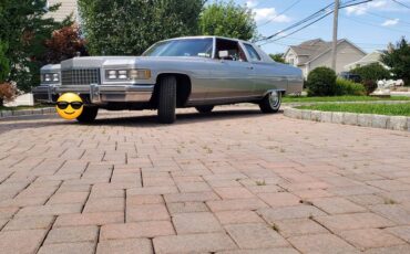 Cadillac-coupe-deville-1976-grey-2