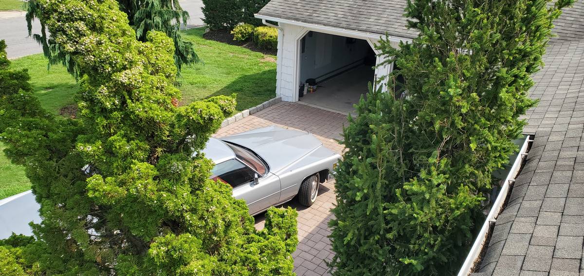 Cadillac-coupe-deville-1976-grey-22
