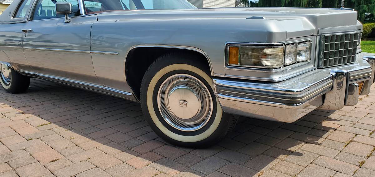 Cadillac-coupe-deville-1976-grey-4