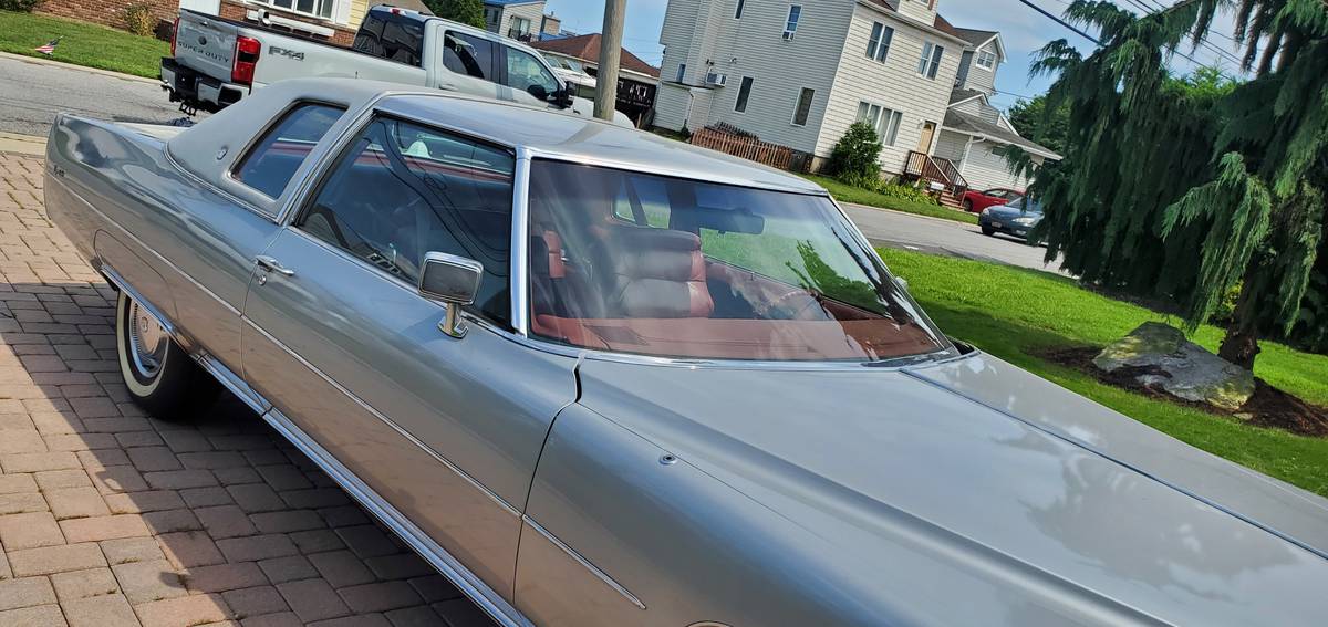 Cadillac-coupe-deville-1976-grey-5