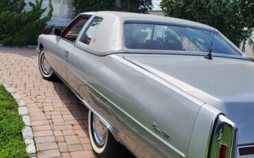 Cadillac-coupe-deville-1976-grey-9