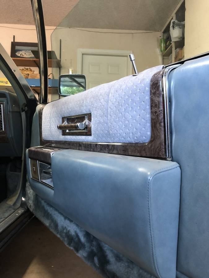 Cadillac-coupe-deville-1979-blue-6